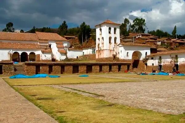 “La ciudad del Arco Iris – Chinchero”