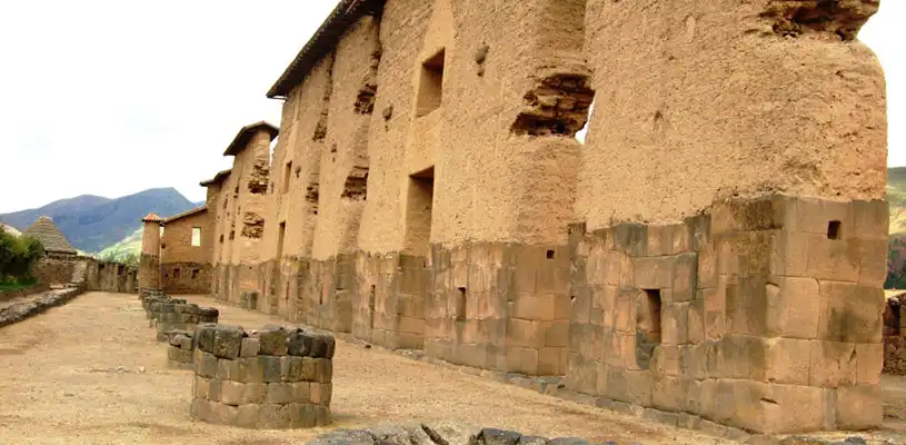 Complejo arqueológico de Raqchi