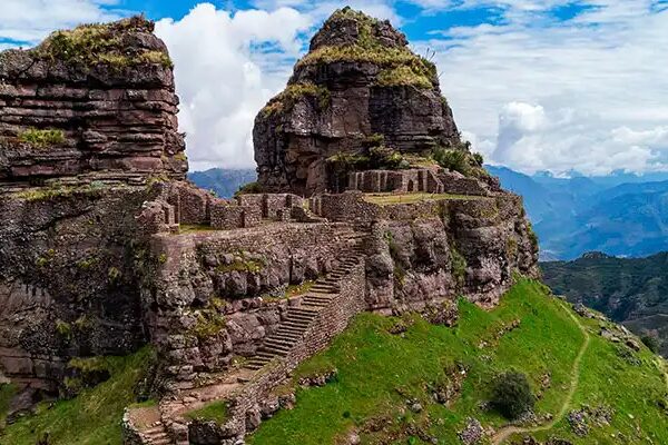 La Misteriosa Maravilla de Waqrapukara La Misteriosa Maravilla de Waqrapukara