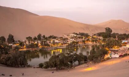 El ardiente Oasis de Huacachina El ardiente Oasis de Huacachina
