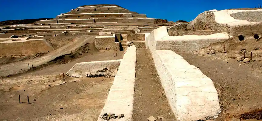 Centro Ceremonial de Cahuachi Waman Adventures 3