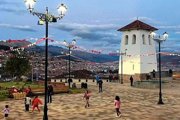El Tradicional Barrio de Santa Ana El Tradicional Barrio de Santa Ana