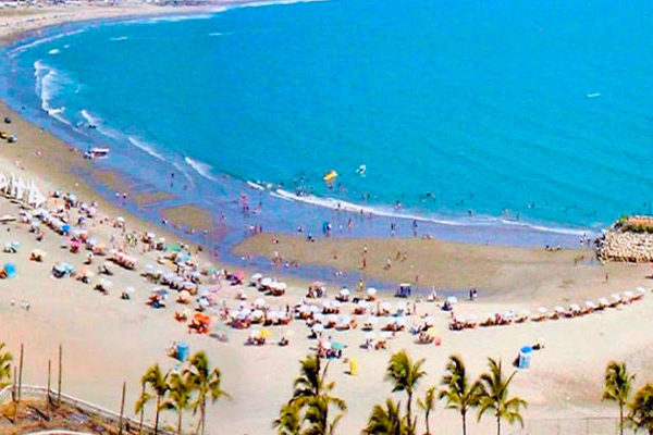 La Paradisíaca Playa de Máncora La Paradisíaca Playa de Máncora
