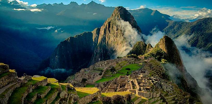 Fotografía con la vista panorámica de santuario histórico Machu Picchu