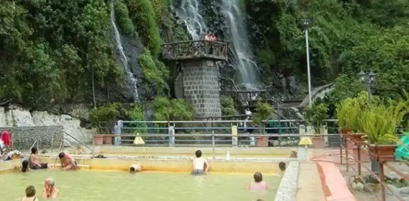 Baños de Agua Santa como destino de aventura en Ecuador