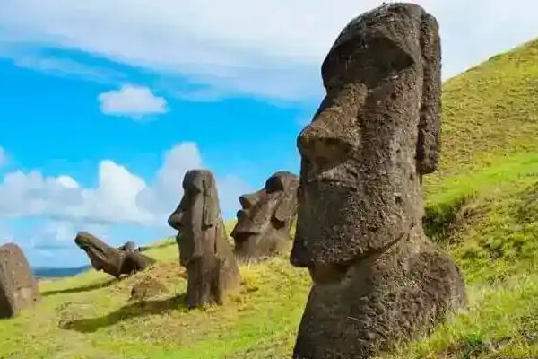 Isla de Pascua: qué hacer en Rapa Nui, cómo llegar y qué saber antes de viajar Isla de Pascua: qué hacer en Rapa Nui, cómo llegar y qué saber antes de viajar
