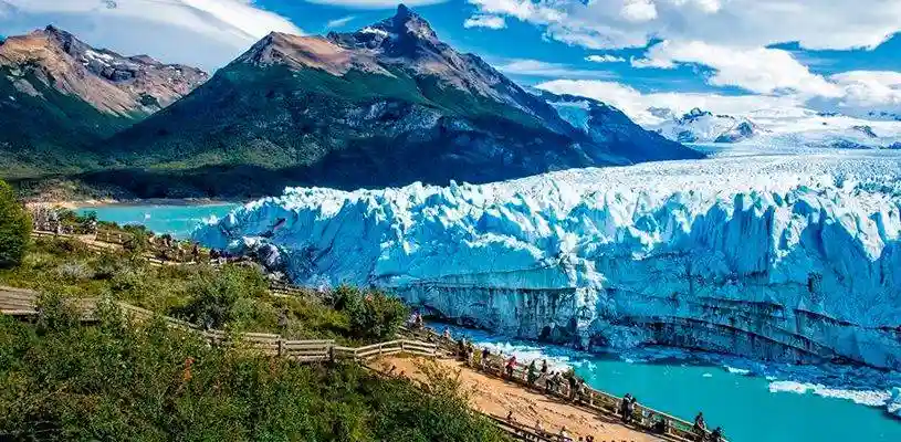 Parque Nacional Los Glaciares en Santa Cruz, uno de los principales atractivos turísticos de la Patagonia argentina