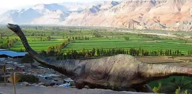 Dinosaurio Querulpa, parque jurásico de Arequipa
