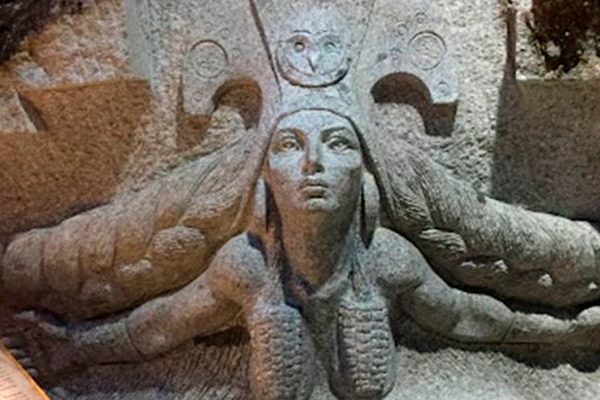 El Circuito turístico “Crónicas en piedra” – Machupicchu El Circuito turístico “Crónicas en piedra” – Machupicchu