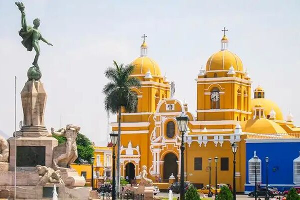 ¿Qué ver en la Capital de la Eterna Primavera – Trujillo? ¿Qué ver en la Capital de la Eterna Primavera – Trujillo?