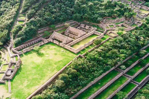 Choquequirao, último refugio inca y hermana sagrada de Machu Picchu Choquequirao, último refugio inca y hermana sagrada de Machu Picchu