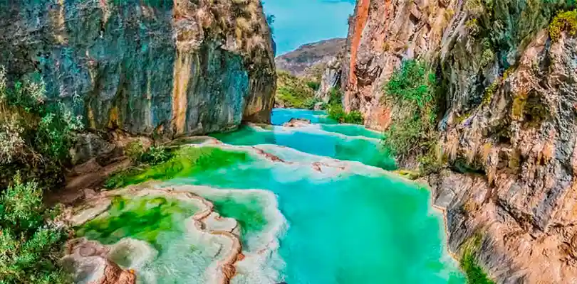 Millpu, aguas turquesas