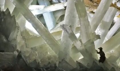 LA INAUDITA CUEVA DE LOS CRISTALES, NAICA – CHIHUAHUA LA INAUDITA CUEVA DE LOS CRISTALES, NAICA – CHIHUAHUA