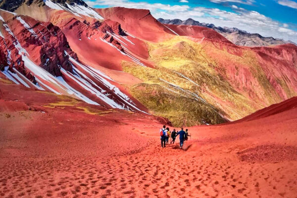 El Valle Rojo de Cusco, una maravilla por explorar El Valle Rojo de Cusco, una maravilla por explorar