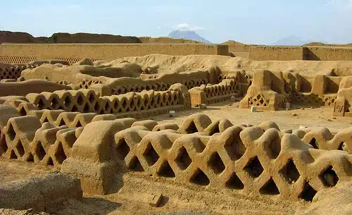 Adobe walls and geometric patterns at Chan Chan, the ancient Chimú city near Trujillo
