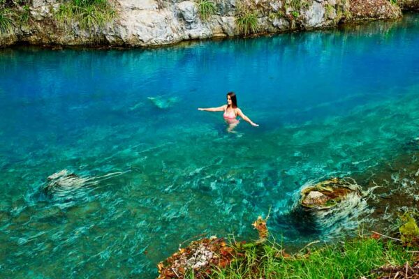 CONOCE LAS MARAVILLOSAS POZAS AZULES DE AGUAS SALADAS EN POZUZO CONOCE LAS MARAVILLOSAS POZAS AZULES DE AGUAS SALADAS EN POZUZO