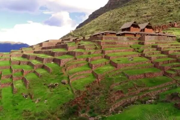 RECINTO ARQUEOLÓGICO DE HUCHUY QOSQO – JAQUIJAHUANA