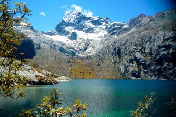 LAGUNA CHURUP: LA LAGUNA DE 7 COLORES EN ANCASH LAGUNA CHURUP: LA LAGUNA DE 7 COLORES EN ANCASH