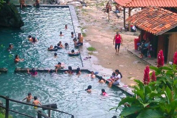 LOS BAÑOS TERMALES DE TOCUYA