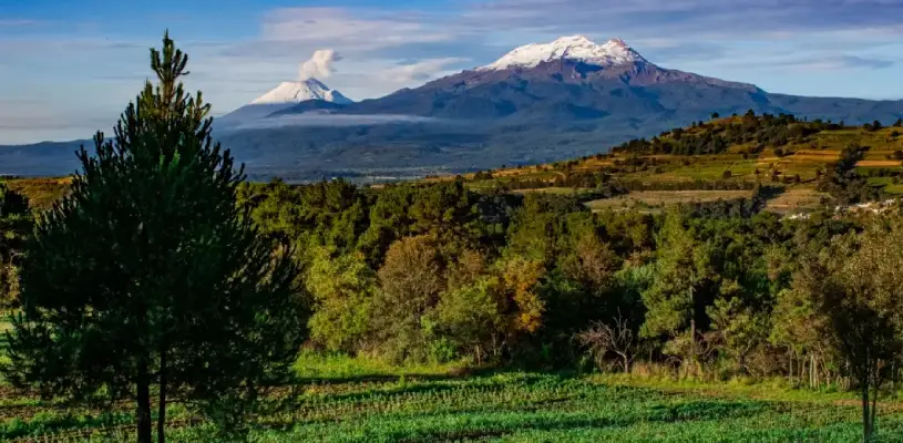 Iztaccíhuatl conocida como la Mujer Dormida dentro del Parque Nacional Iztaccíhuatl-Popocatépetl en México