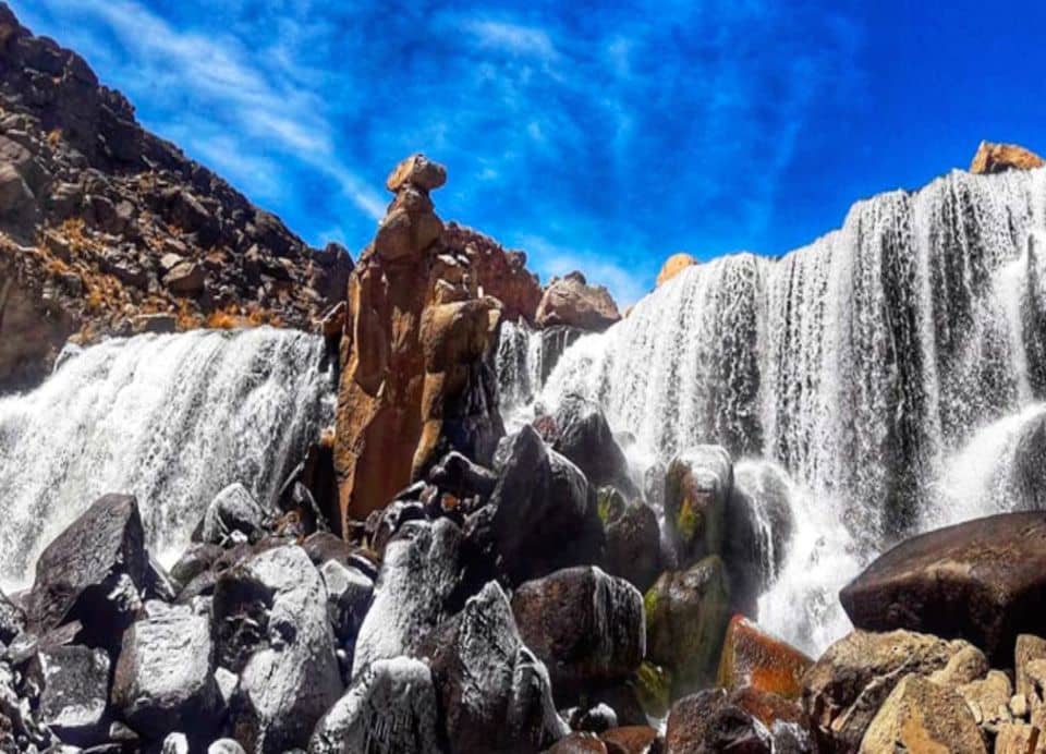 LAS CATARATAS DE PILLONES: UNA MARAVILLA OCULTA EN AREQUIPA LAS CATARATAS DE PILLONES: UNA MARAVILLA OCULTA EN AREQUIPA