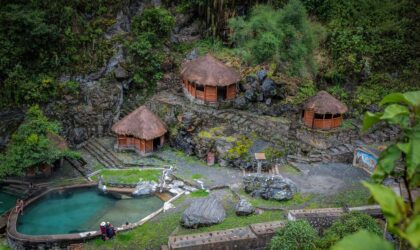 LOS BAÑOS TERMALES DE CHIMUR EN PAUCARTAMBO – CUSCO LOS BAÑOS TERMALES DE CHIMUR EN PAUCARTAMBO – CUSCO