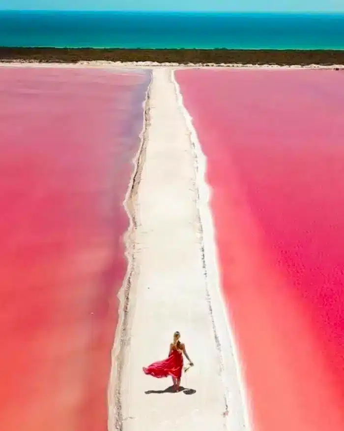 Lagunas rosadas de Las Coloradas cerca de Ría Lagartos en Yucatán