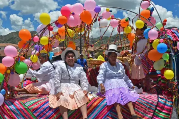 FESTIVIDADES TRADICIONALES DEL CUSCO EN EL MES DE FEBRERO 2023