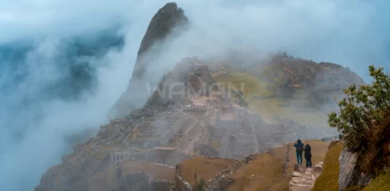 vista nublada de Machu Picchu