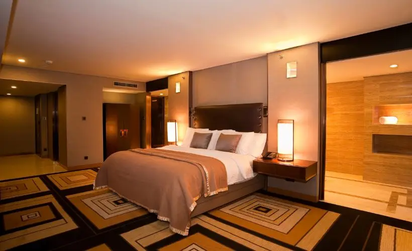 Puedes encontrar hoteles que se ajusten a tu presupuesto.