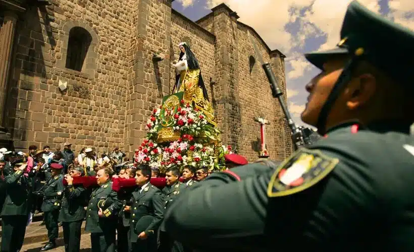 En este mes se rinde honor a Santa Rosa, patrona de la Policía.