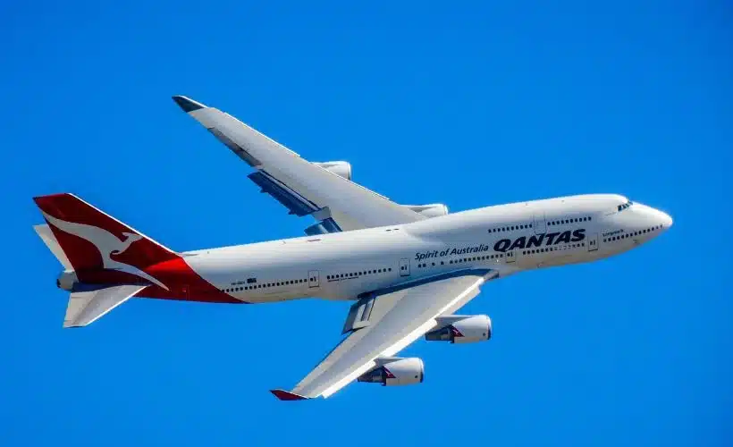 El vuelo es una opción para llegar rápidamente al salar de Uyuni.