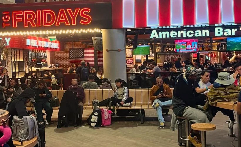 Dentro del nuevo Aeropuerto Internacional de Lima, podrás encontrar estaciones de comida y mucho más.