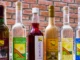 El pisco peruano y el tequila: comparativa de dos íconos de Latinoamérica Se exhiben diferentes etiquetas de el pisco peruano y el tequila, resaltando la importancia de ambas bebidas como símbolos de identidad latinoamericana.