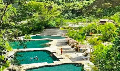 Cenotes vs Aguas Termales en Cusco: dos formas de conectar con la naturaleza Cenotes vs Aguas Termales en Cusco: dos formas de conectar con la naturaleza