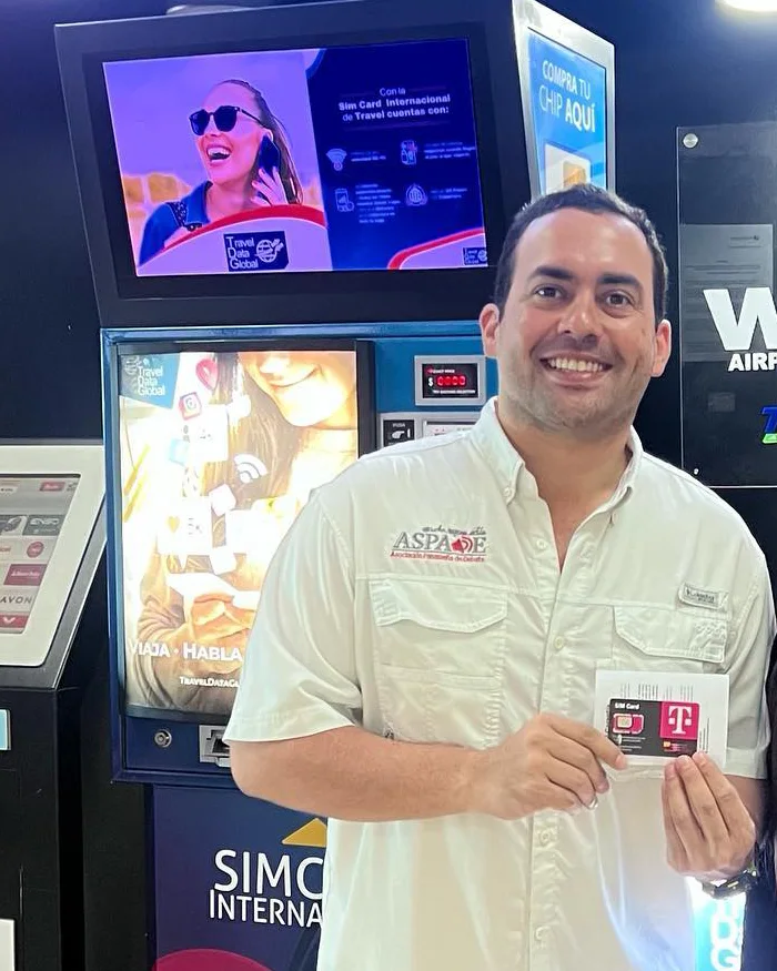 El servicio promociona la posibilidad de adquirir una SIM card global que garantiza conexión de datos y llamadas en diferentes países.