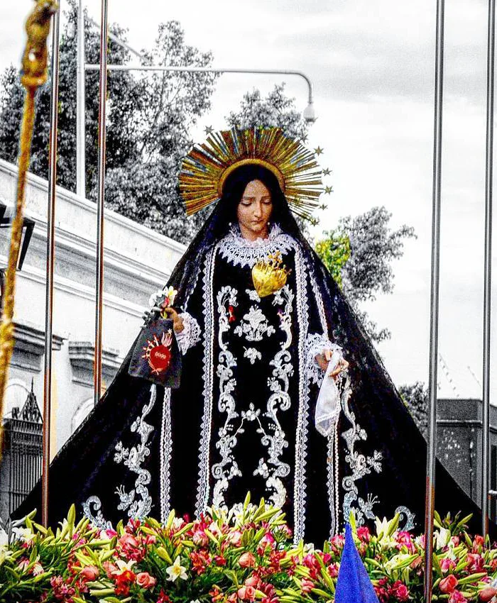Este tipo de procesión es típica de la Semana Santa en varios países de América Latina.