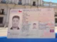 Los documentos de identificación de Chile aparecen en primer plano, con el pasaporte y la cédula claramente visibles.