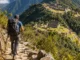 La imagen muestra un trekking con buenas condiciones de ruta, algo clave al definir la mejor época para viajar a Perú desde Chile.