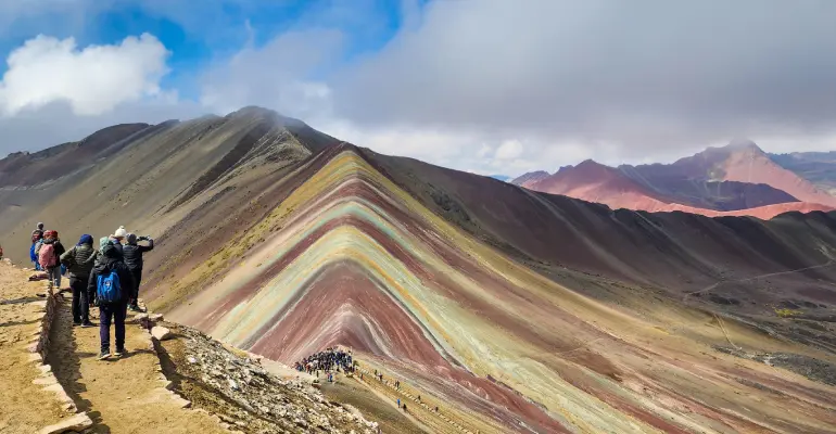Montanha das Sete Cores e Vale Vermelho em 2 Dias
