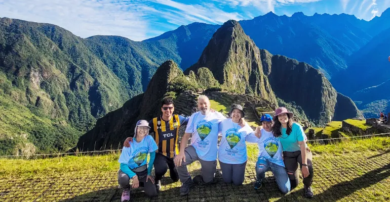 camino inca a machu picchu│turistas en Machu Picchu